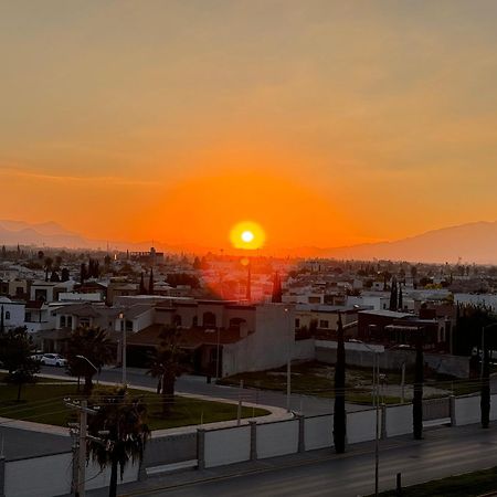 Hotel Nuvo Saltillo Luaran gambar